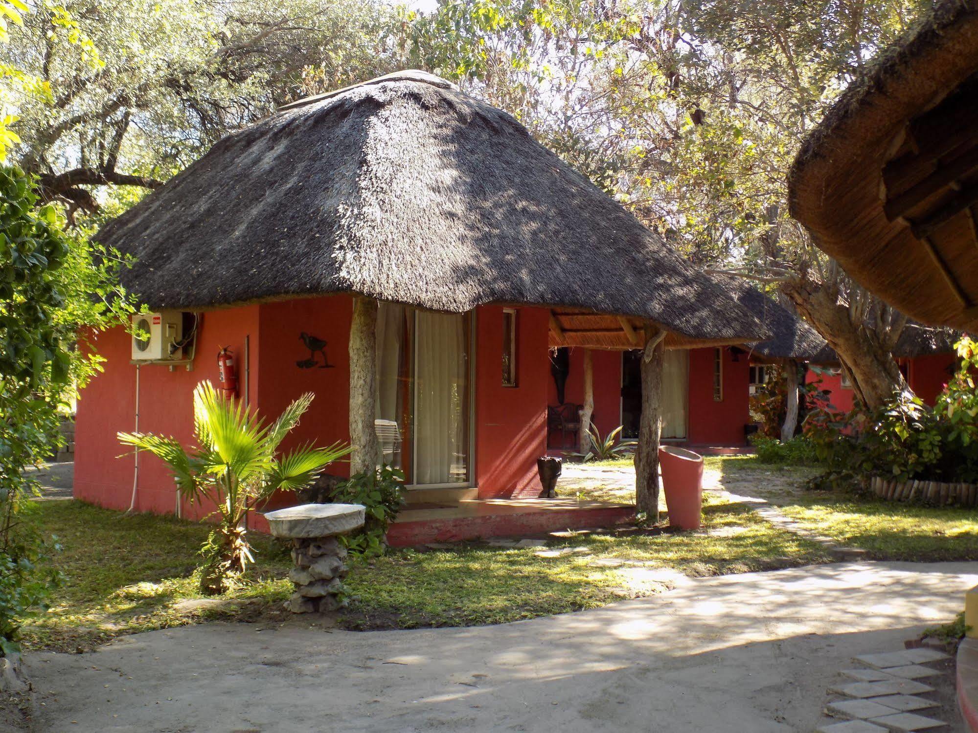 Jump Street Chalets Maun Exteriér fotografie