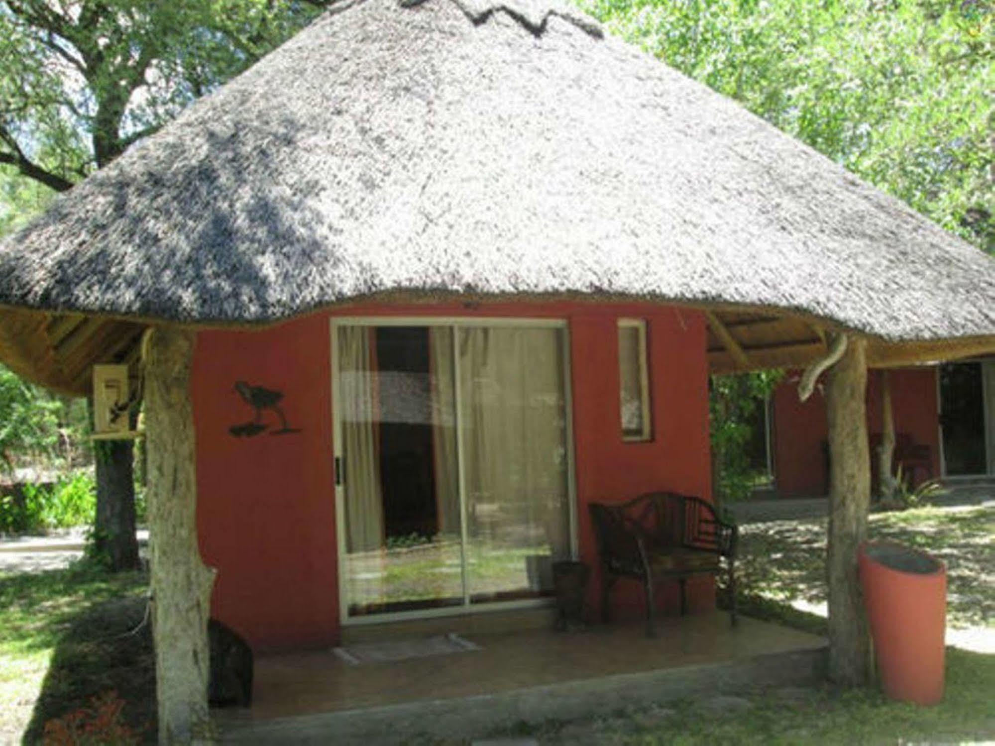 Jump Street Chalets Maun Exteriér fotografie