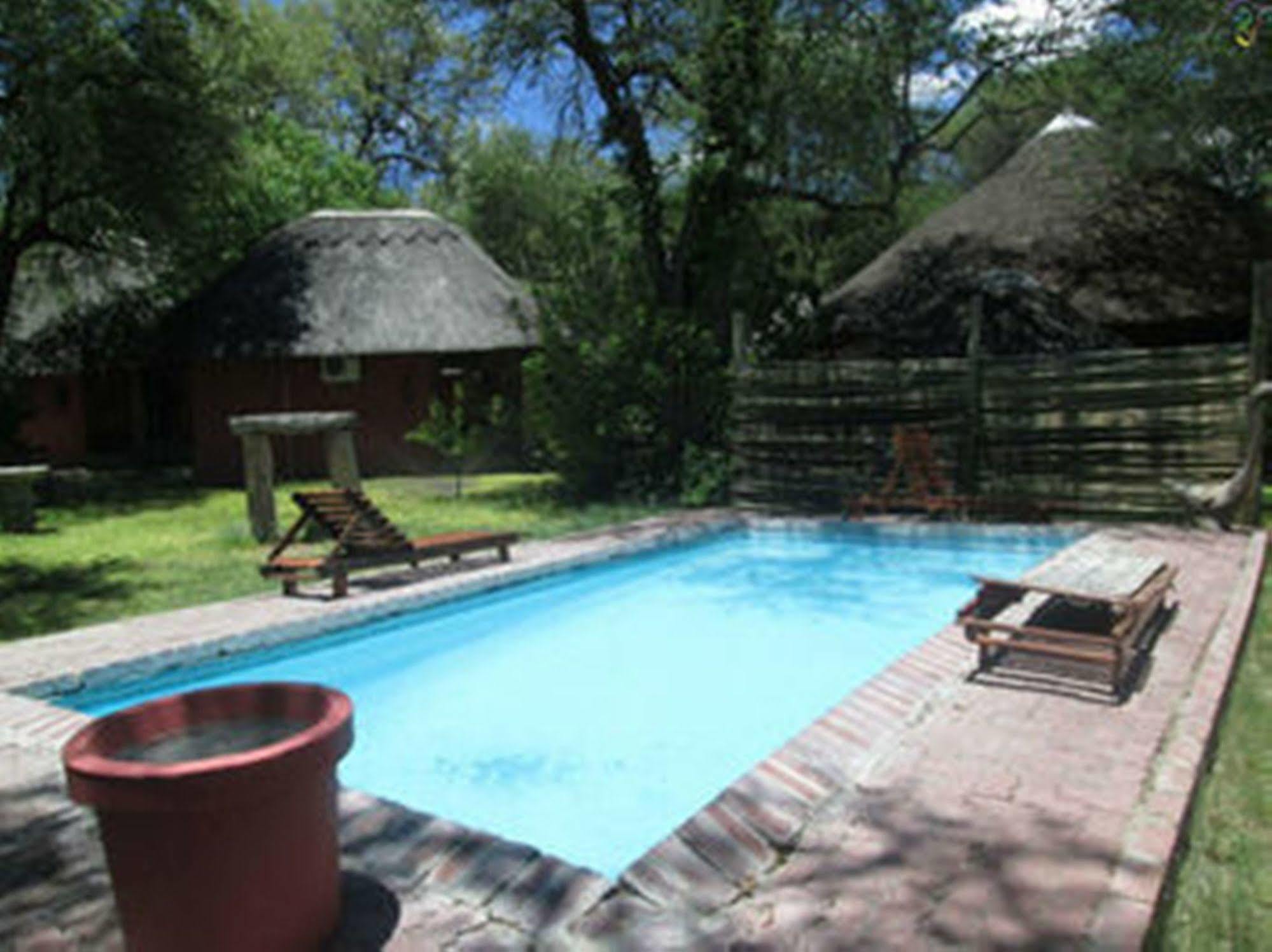 Jump Street Chalets Maun Exteriér fotografie
